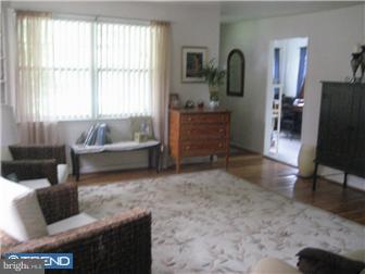 401 Garden Road Springfield, PA 19064 - Photo 3 of 12 Living Room