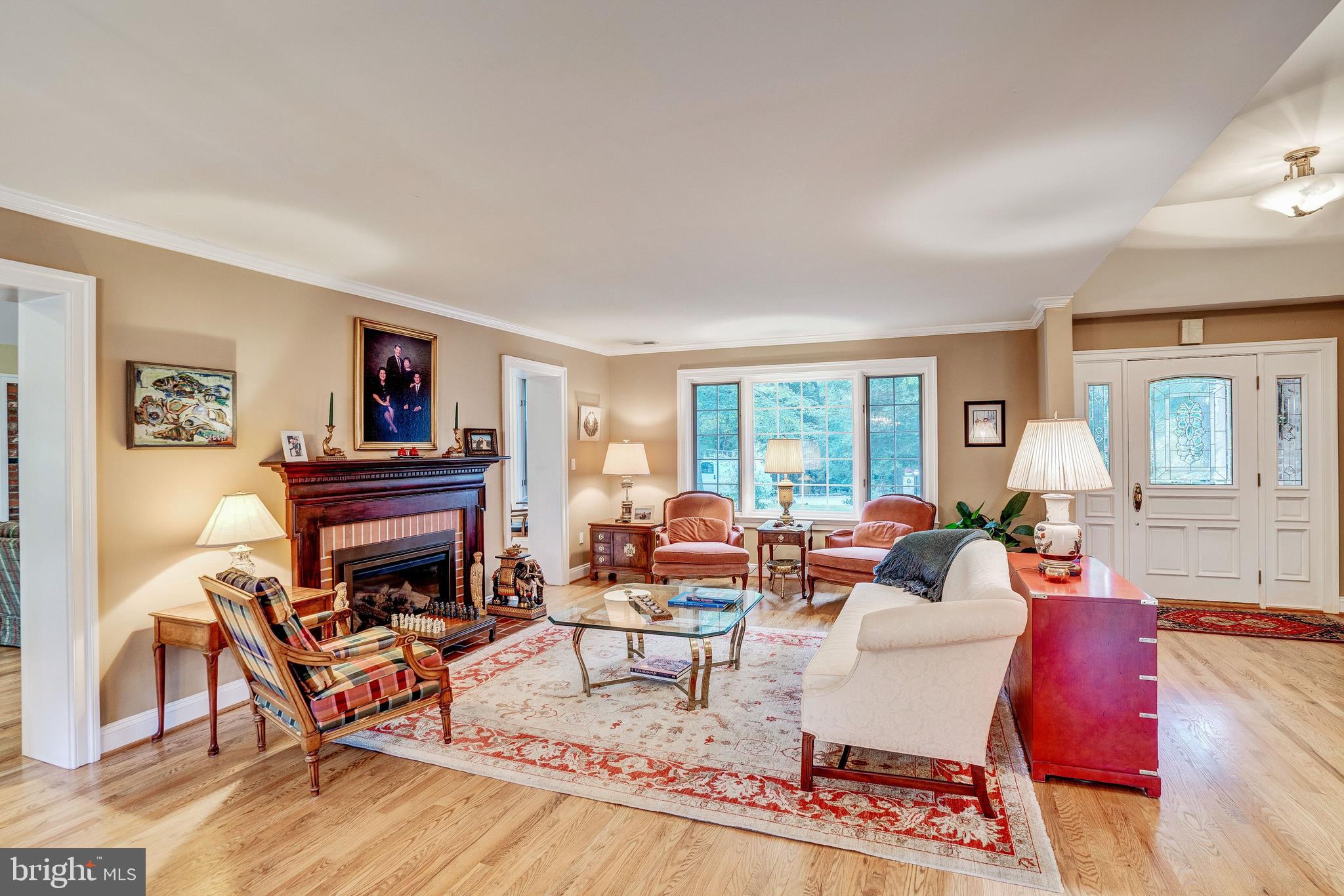 8643 Overlook Road McLean, VA 22102 - Photo 8 of 45 Living Room