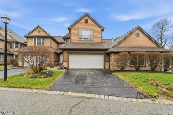 $589,000 | 45 Bracken Hill Road, Hamburg, NJ 07419