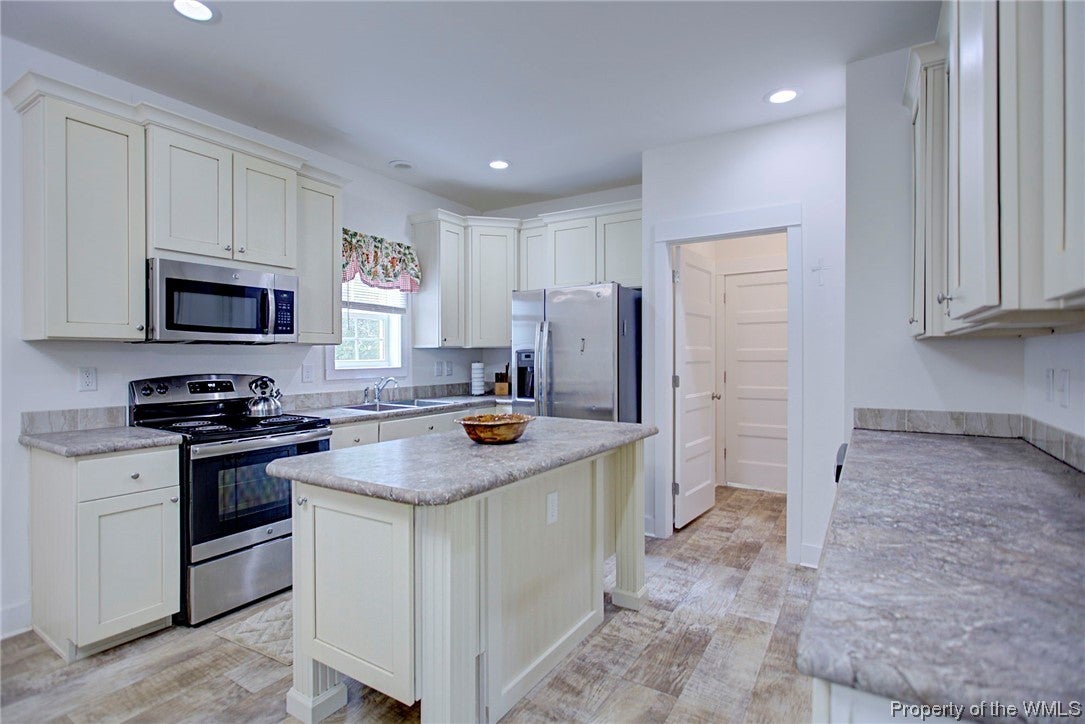 348 Urbanna Road Saluda, VA 23149 - Photo 18 of 39 Gallery Image 18