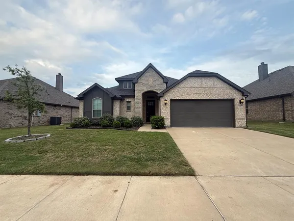 $2,420 | 541 Molly Lane, Keene, TX 76059