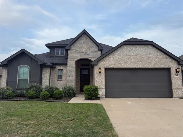 $2,420 | 541 Molly Lane, Keene, TX 76059