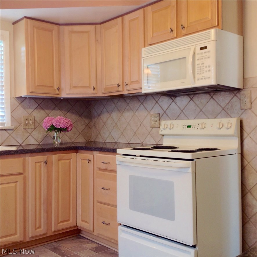 4210 Lambert Road South Euclid, OH 44121 - Photo 3 of 14