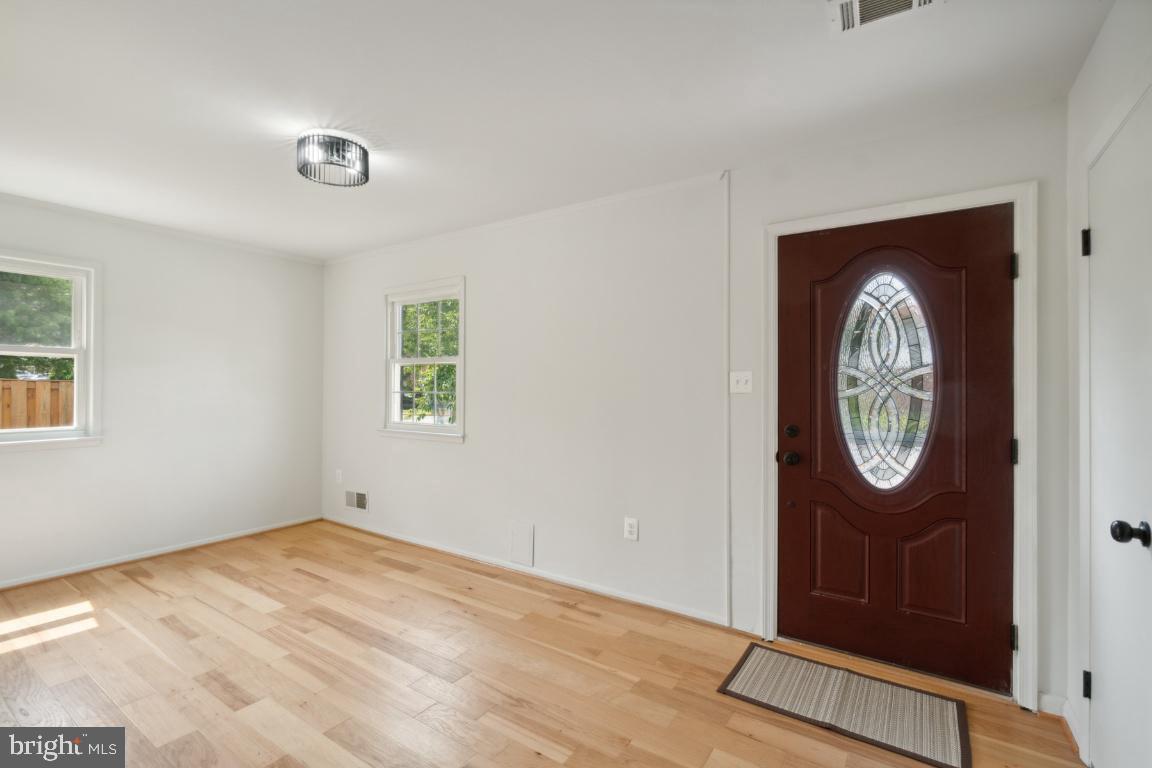 2400 Kilpatrick Place Dumfries, VA 22026 - Photo 3 of 20 a view of space and windows