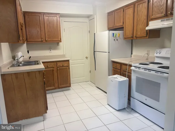 $1,900 | 317 South Drive, Unit A, Severna Park, MD 21146