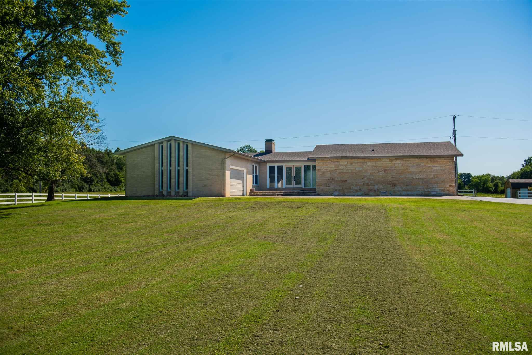 90 Golf Course Road Eldorado, IL 62930 - Photo 1 of 45 Gallery Image 1