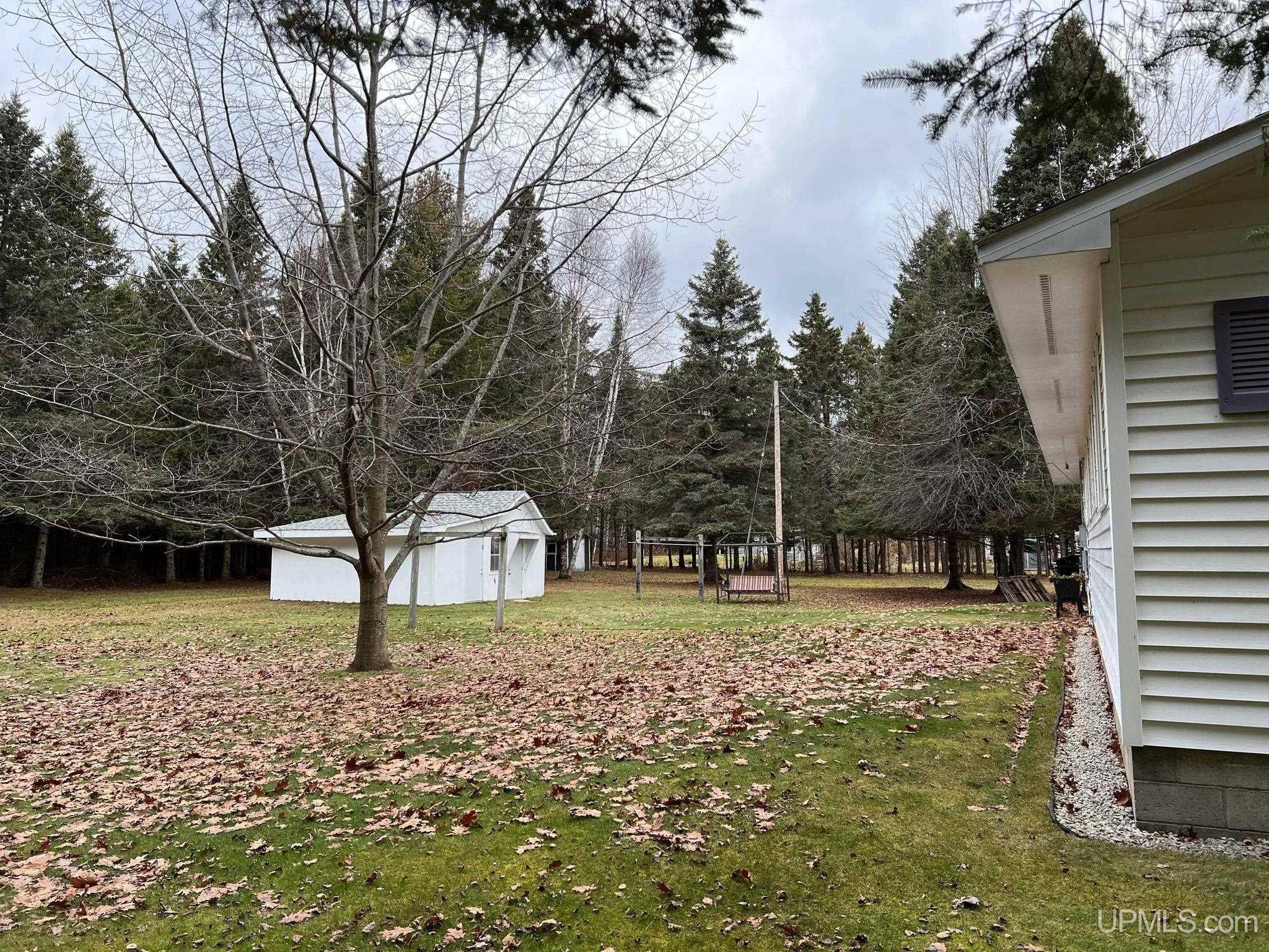 465 Hubble Road Manistique, MI 49854 - Photo 4 of 13 Gallery Image 4