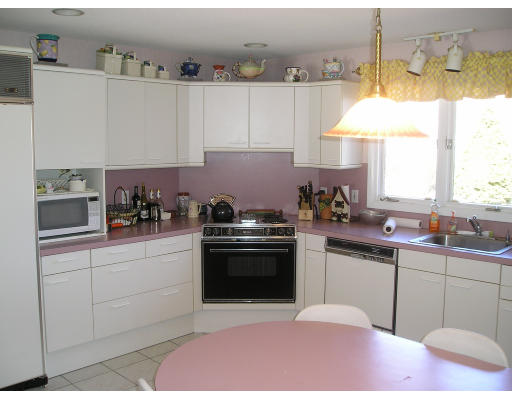 115 Quinnehtuk Road Longmeadow, MA 01106 - Photo 4 of 21