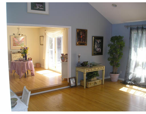 115 Quinnehtuk Road Longmeadow, MA 01106 - Photo 9 of 21
