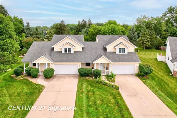 $389,900 | 7944-7946 Rivercrest Court, Freeland, MI 48623