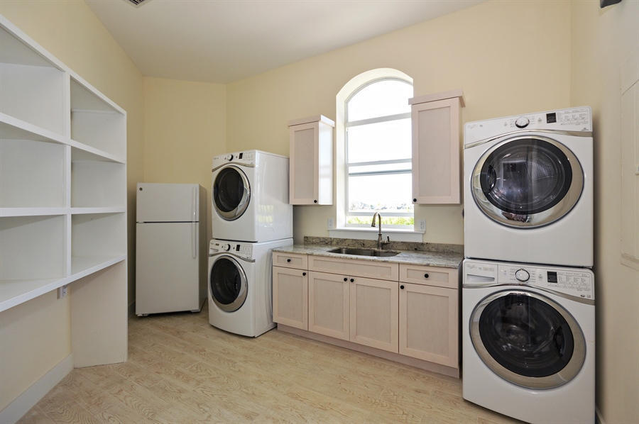 3689 Grand Prix Farms Road Wellington, FL 33414 - Photo 6 of 13 3689GrandPrixFarmsDr_vht_viewer_44