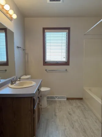 $534,900 | 2119 North Cloudview Drive, Appleton, WI 54914