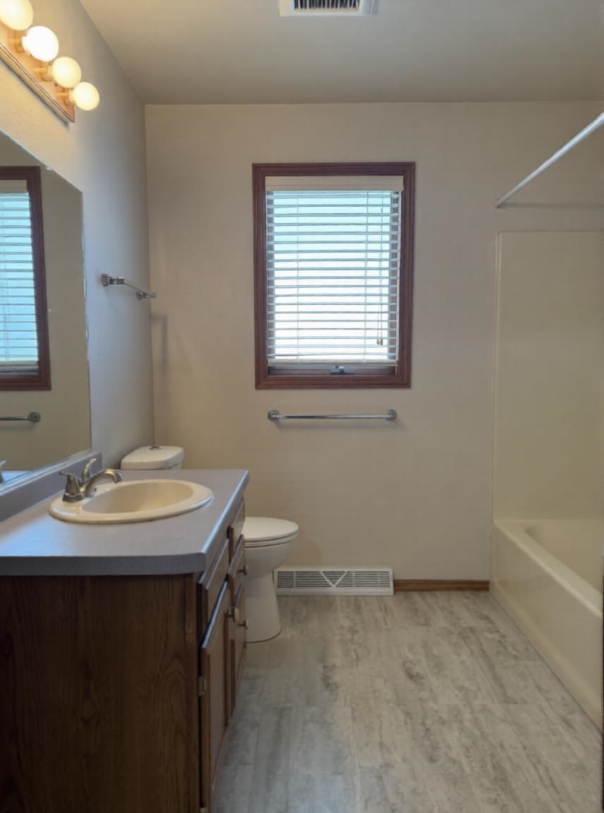 2119 North Cloudview Drive Appleton, WI 54914 - Photo 13 of 21