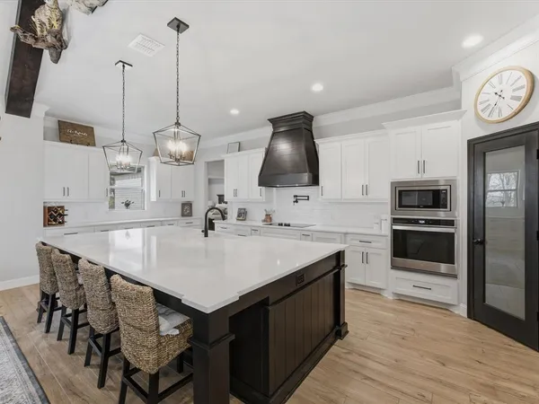 $599,000 | 695 Winkler Way, Springtown, TX 76082