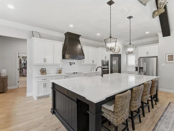 $599,000 | 695 Winkler Way, Springtown, TX 76082