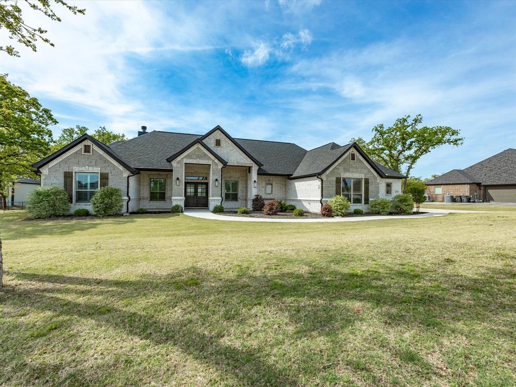 695 Winkler Way Springtown, TX 76082 - Photo 2 of 40