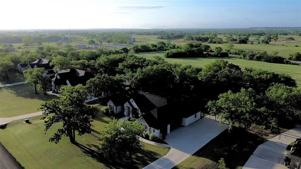 $599,000 | 695 Winkler Way, Springtown, TX 76082
