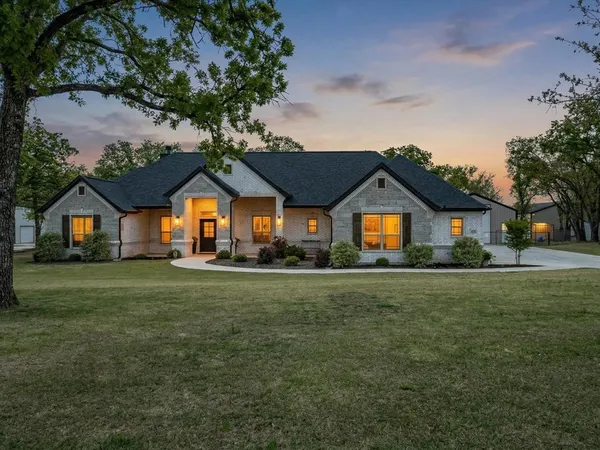 $599,000 | 695 Winkler Way, Springtown, TX 76082