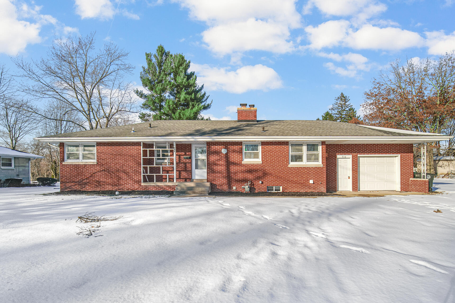 910 High Street Hobart, IN 46342 - Photo 1 of 29 a view of a house with a outdoor space
