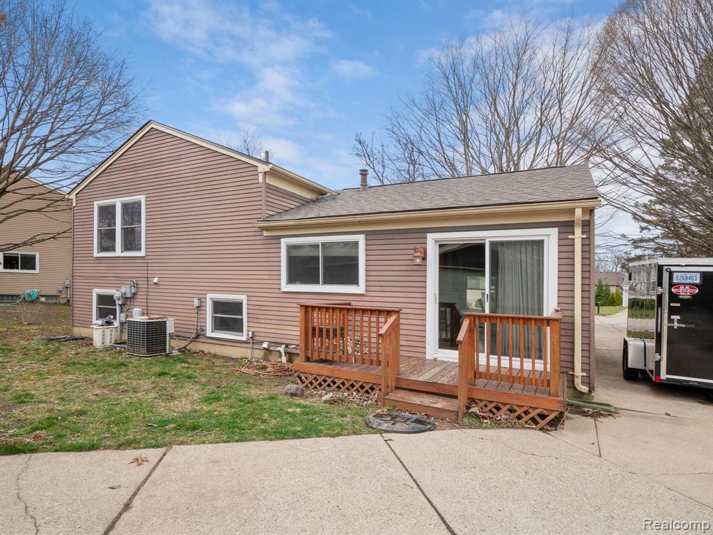 736 Kirkton Court Rochester Hills, MI 48307 - Photo 40 of 48