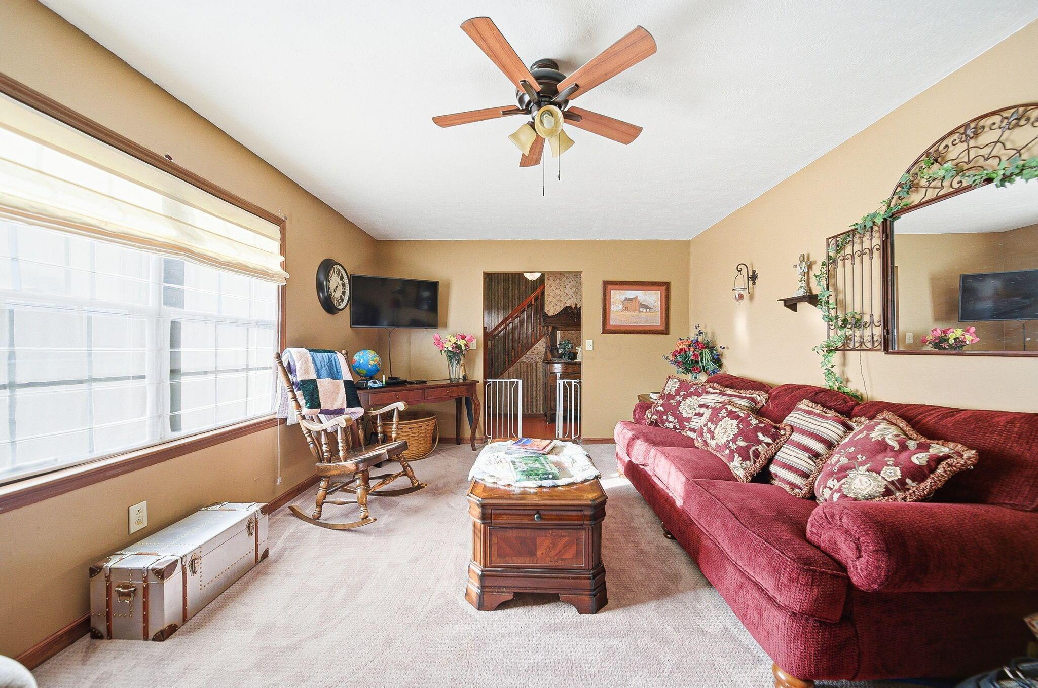 1040 Straight Creek Road Waverly, OH 45690 - Photo 31 of 113 Living Room