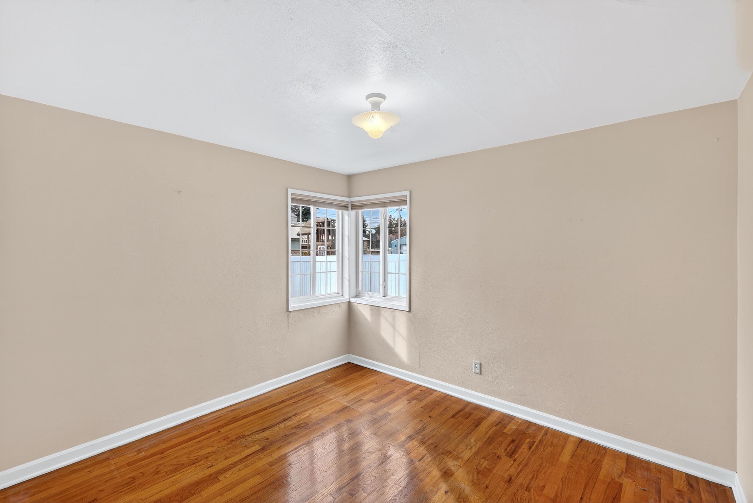 2803 West Queen Avenue Spokane, WA 99205 - Photo 14 of 50