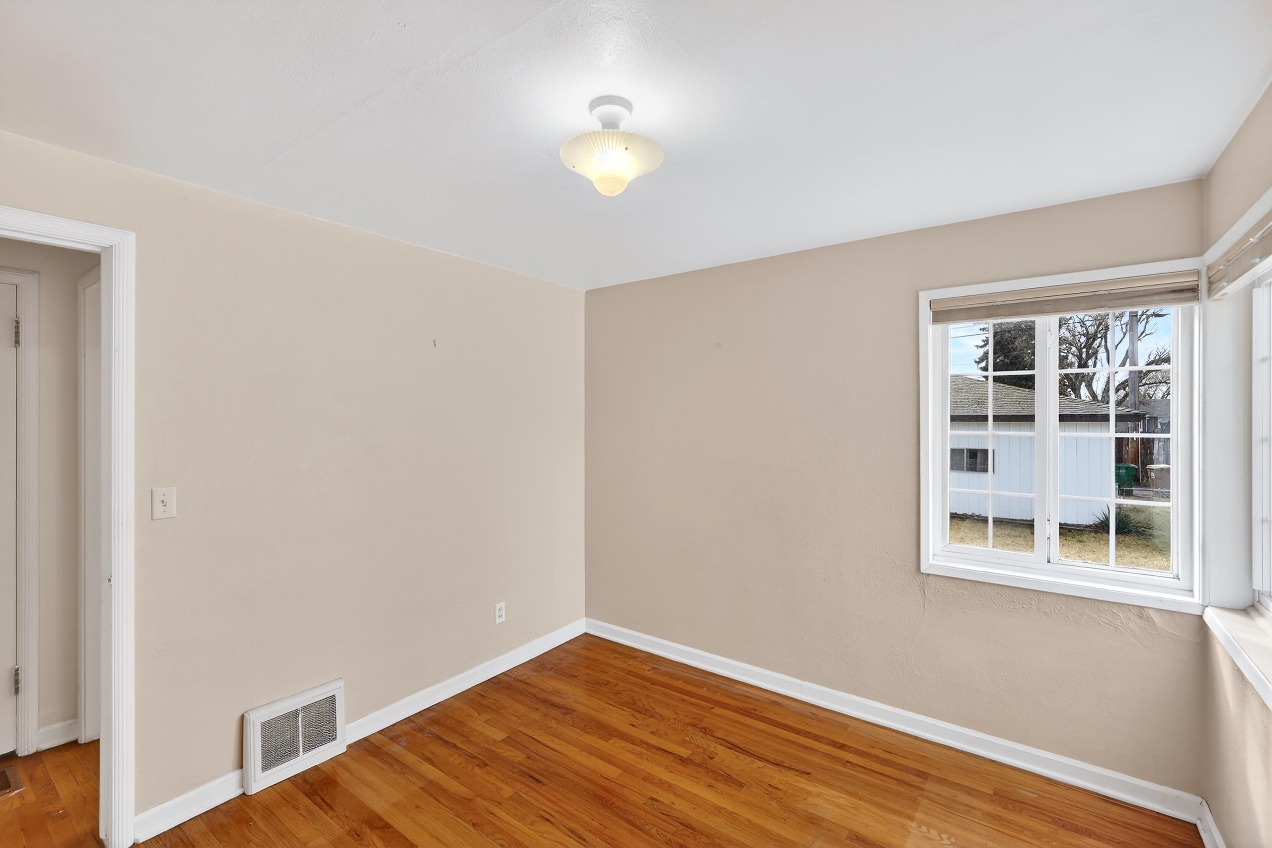 2803 West Queen Avenue Spokane, WA 99205 - Photo 16 of 50