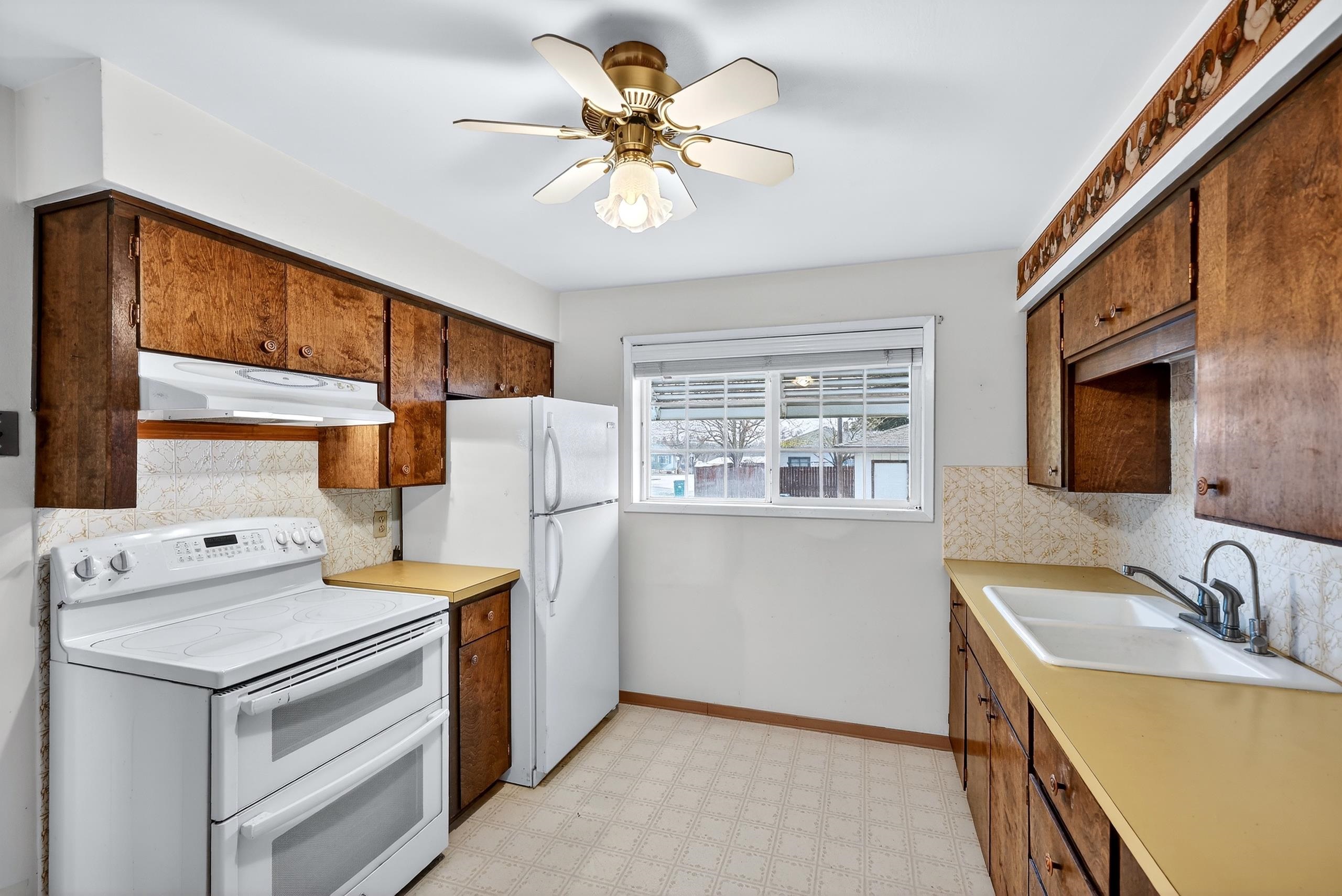2803 West Queen Avenue Spokane, WA 99205 - Photo 2 of 50