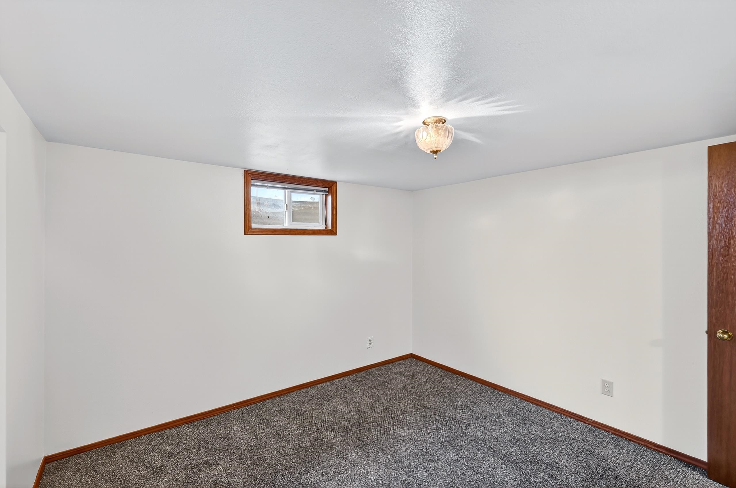 2803 West Queen Avenue Spokane, WA 99205 - Photo 21 of 50