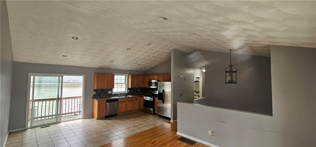 80 Unit Street, Unit 2 Providence, RI 02909 - Photo 6 of 10