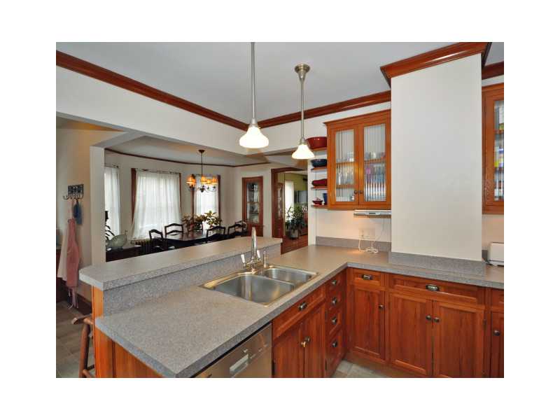 87 Malbone Road Newport, RI 02840 - Photo 11 of 24 Kitchen.