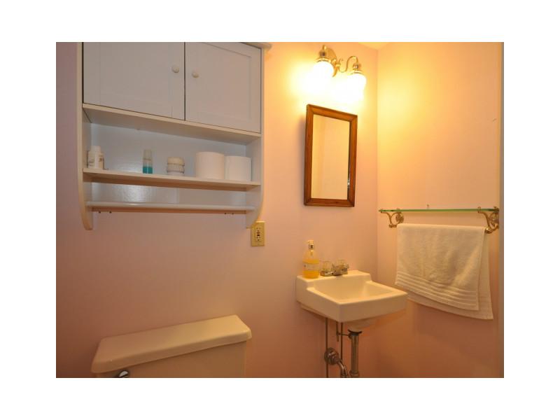87 Malbone Road Newport, RI 02840 - Photo 14 of 24 Bathroom.