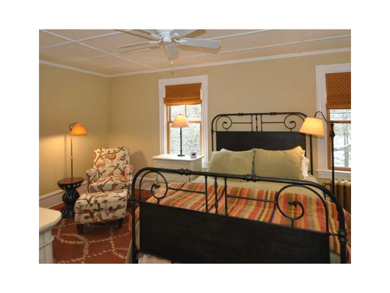 87 Malbone Road Newport, RI 02840 - Photo 19 of 24 Master Bedroom.