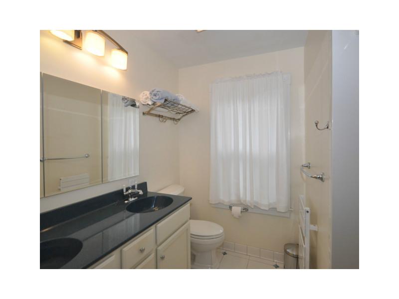 87 Malbone Road Newport, RI 02840 - Photo 22 of 24 Bathroom.