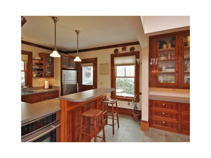 87 Malbone Road Newport, RI 02840 - Photo 9 of 24 Kitchen.