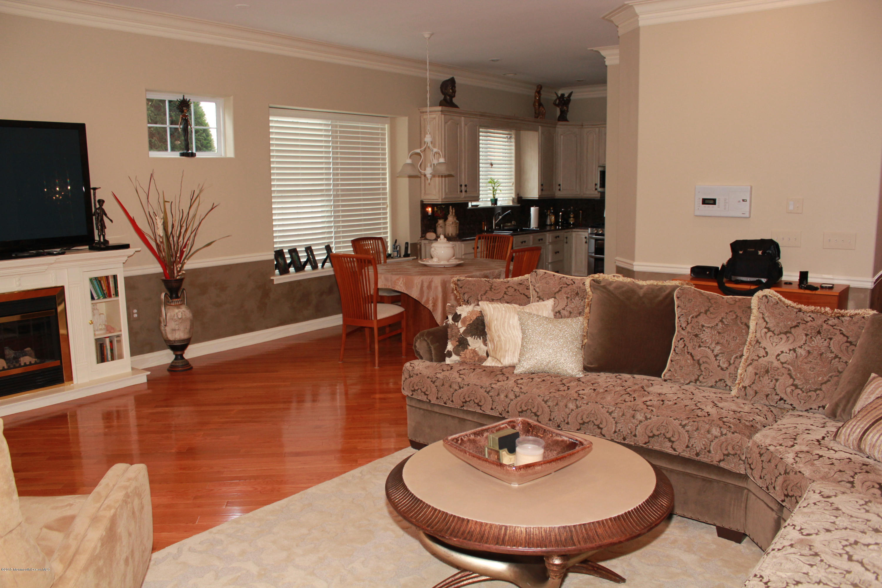 45 Congressional Road Jackson, NJ 08527 - Photo 28 of 74 Great room towards kitchen 1