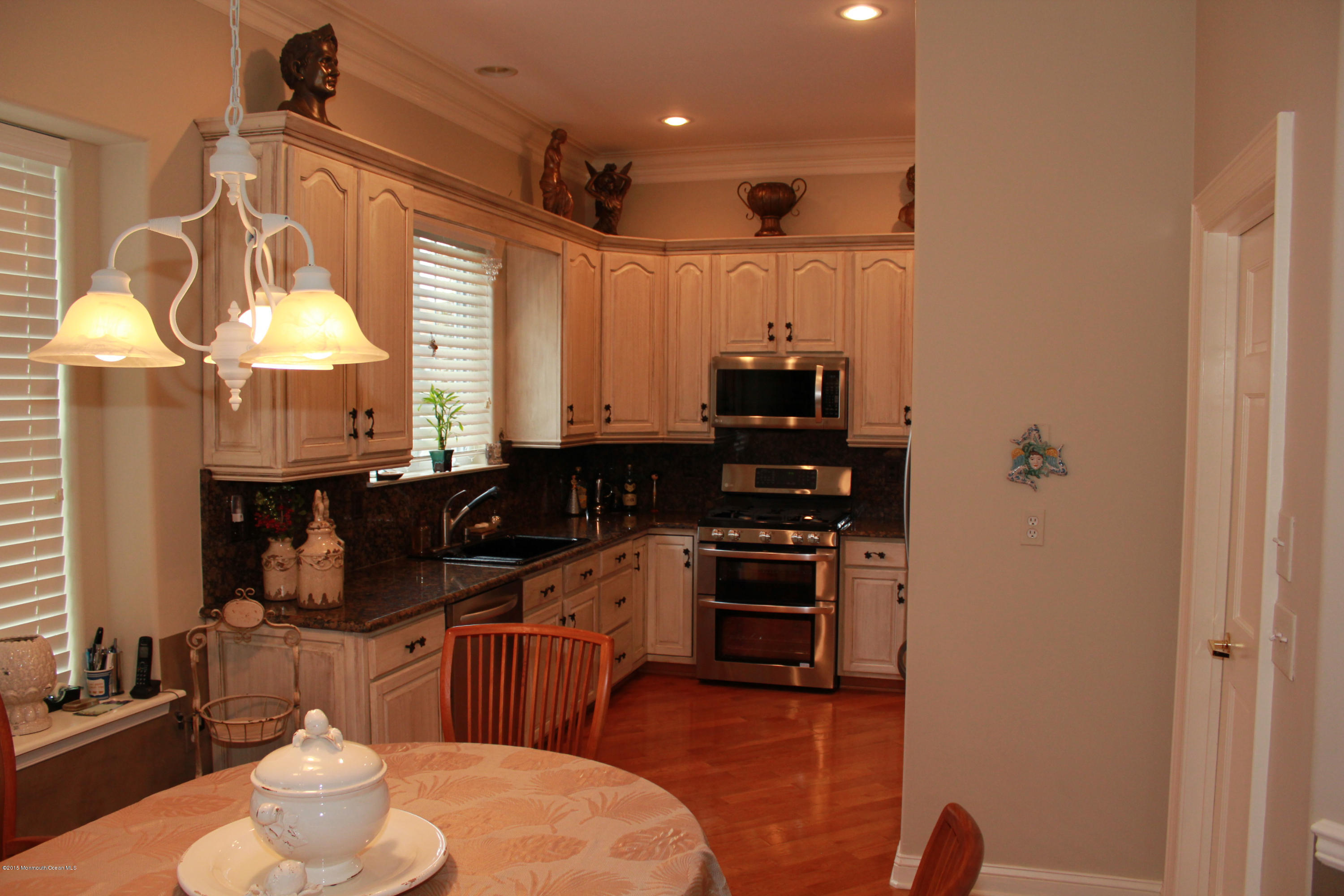 45 Congressional Road Jackson, NJ 08527 - Photo 39 of 74 Dinette towards kitchen 1