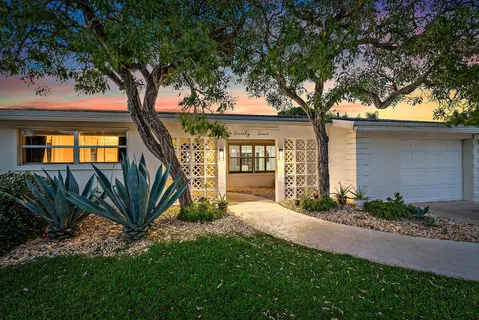 $765,000 | 77 Holly Circle, Tequesta, FL 33469