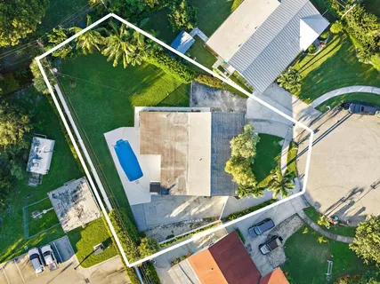 $765,000 | 77 Holly Circle, Tequesta, FL 33469