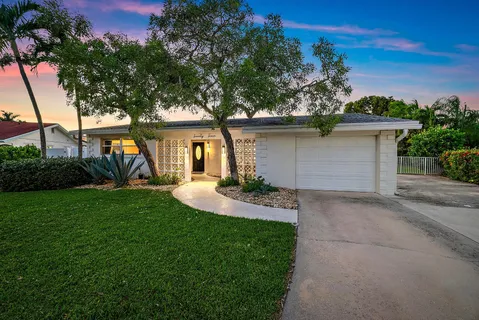 $765,000 | 77 Holly Circle, Tequesta, FL 33469