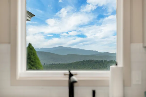 $599,800 | 8 Ledgeview Way, Plymouth, NH 03264