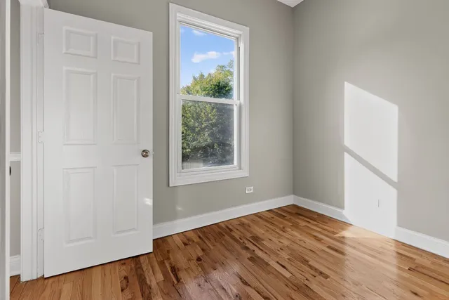 $395,000 | 844 West 51st Place, Chicago, IL 60609