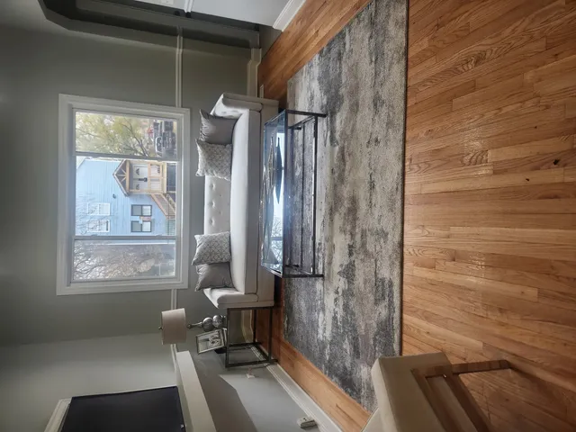 $395,000 | 844 West 51st Place, Chicago, IL 60609