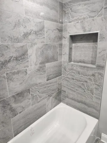 $395,000 | 844 West 51st Place, Chicago, IL 60609