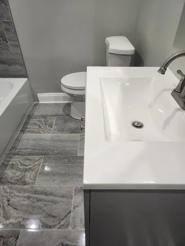 $395,000 | 844 West 51st Place, Chicago, IL 60609