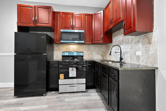 $395,000 | 844 West 51st Place, Chicago, IL 60609