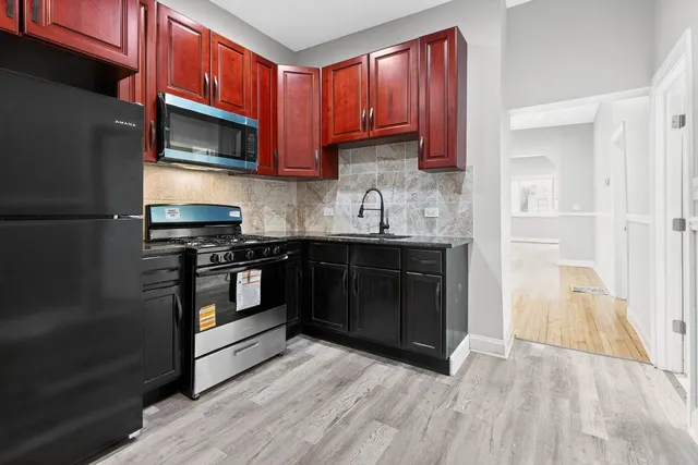 $395,000 | 844 West 51st Place, Chicago, IL 60609