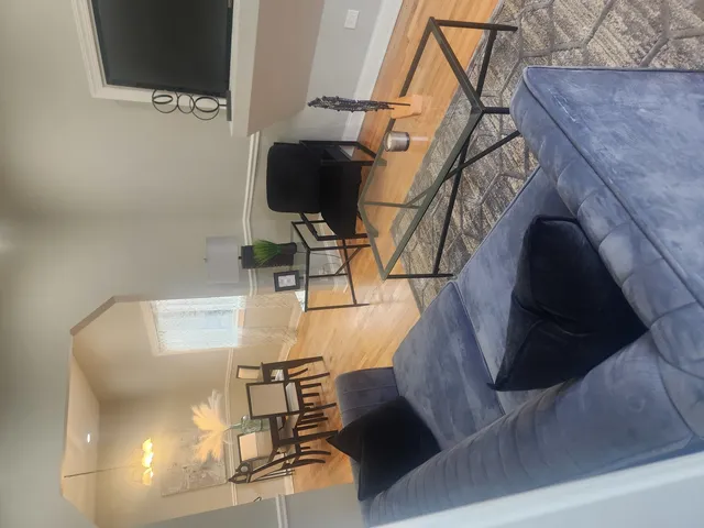 $395,000 | 844 West 51st Place, Chicago, IL 60609