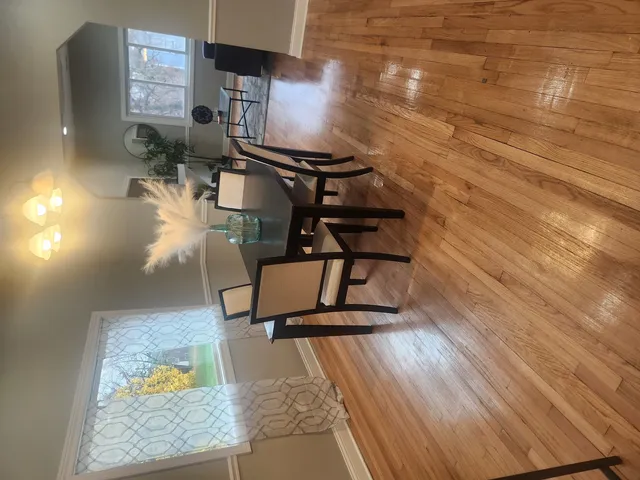 $395,000 | 844 West 51st Place, Chicago, IL 60609