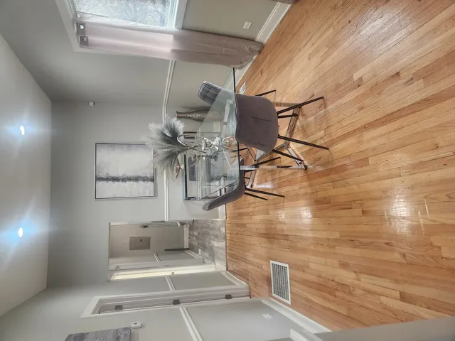 $395,000 | 844 West 51st Place, Chicago, IL 60609